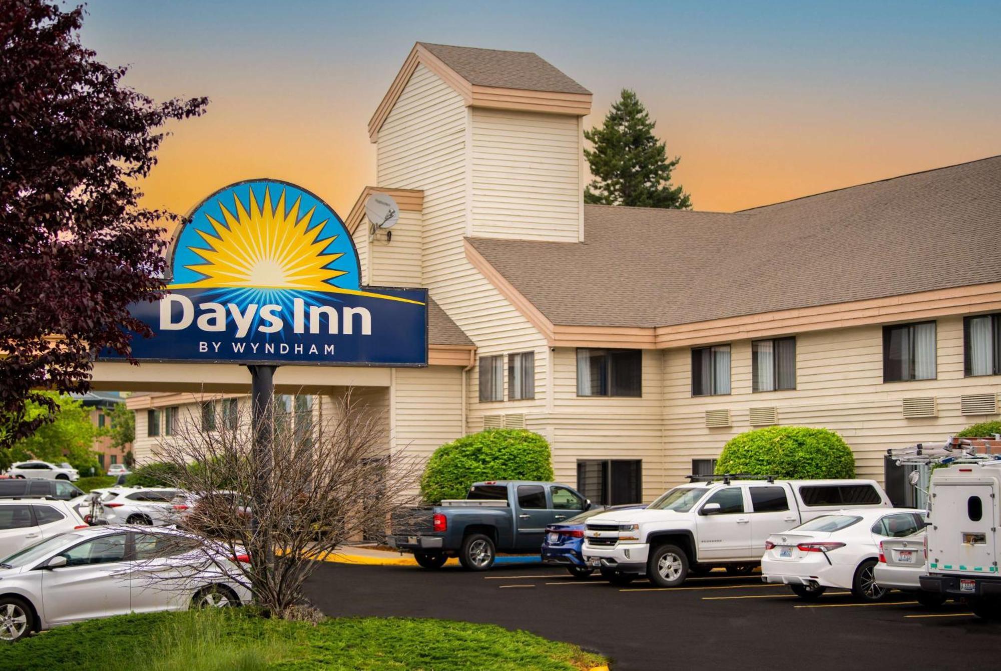Days By Wyndham Hotel